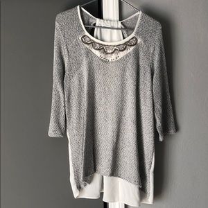 Quarter sleeve shirt